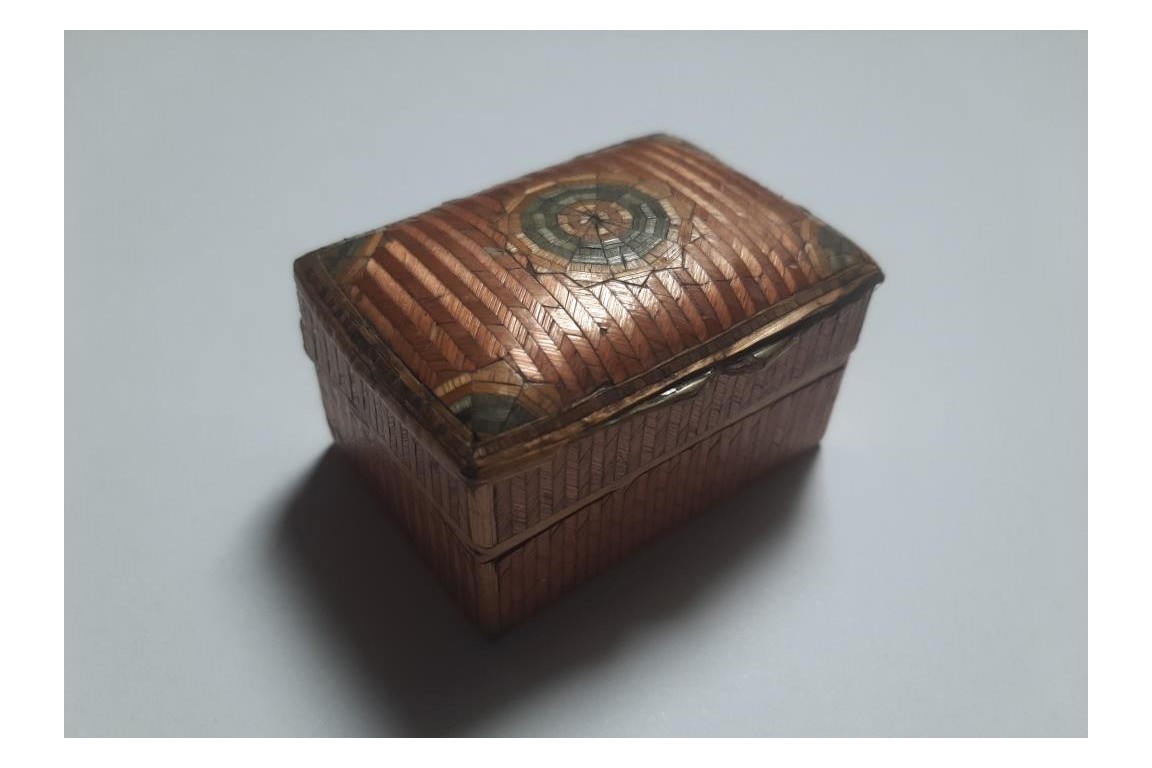 Torments of love, small late 18th century box