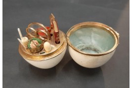 Egg, miniature kit, early 19th century