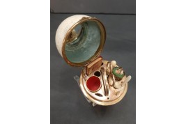 Oeuf, nécessaire miniature, début XIXème