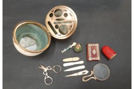 Egg, miniature kit, early 19th century