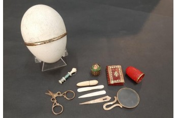 Oeuf, nécessaire miniature, début XIXème