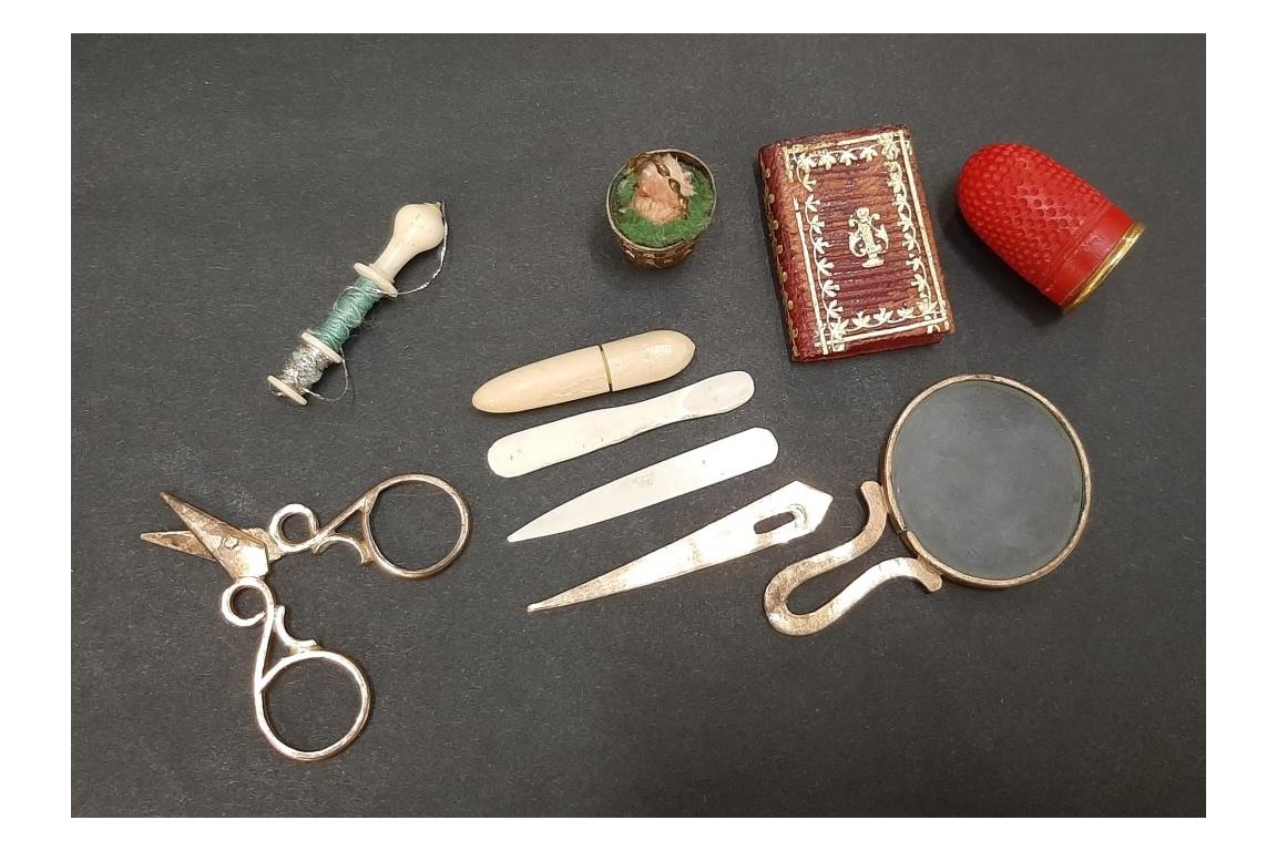 Egg, miniature kit, early 19th century