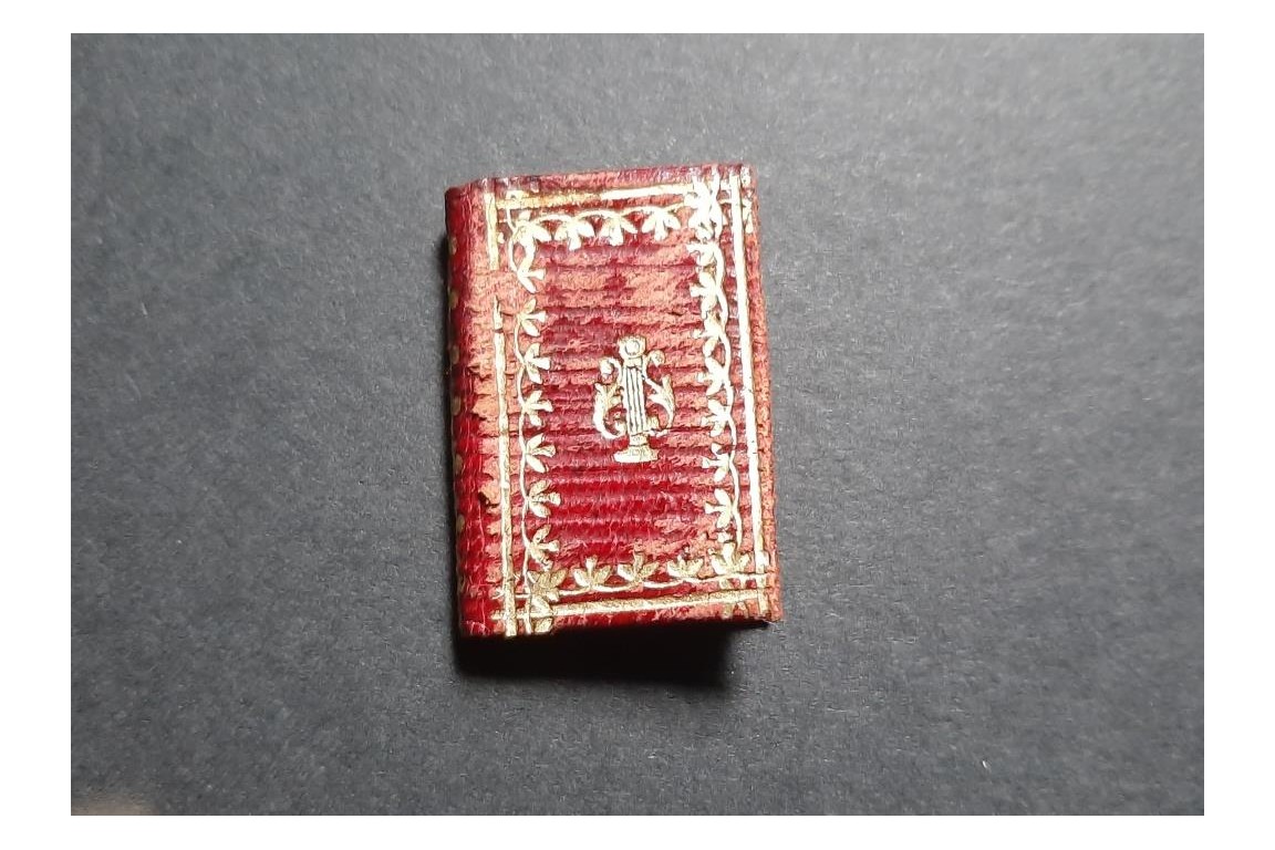 Oeuf, nécessaire miniature, début XIXème