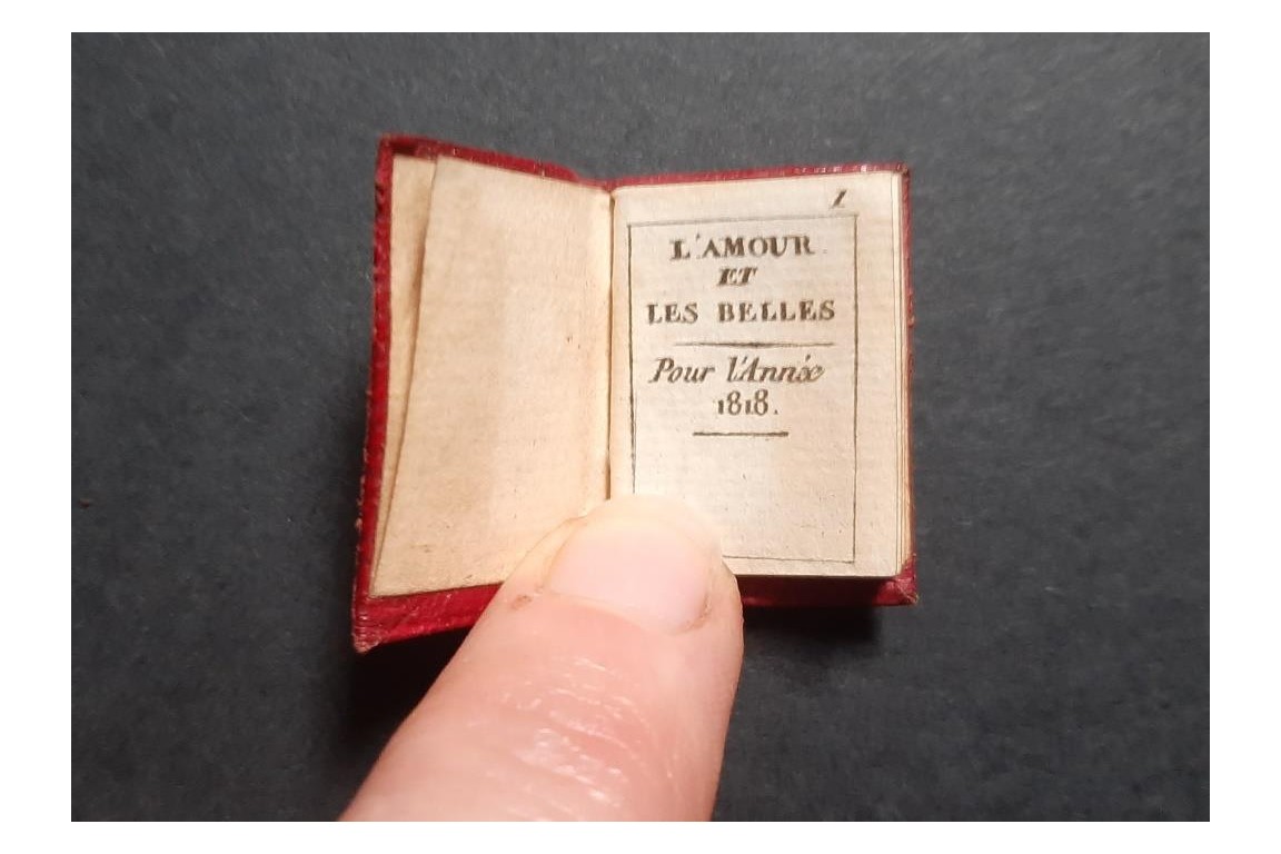 Oeuf, nécessaire miniature, début XIXème