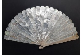 Chinese mother of pearl, 19th century fan