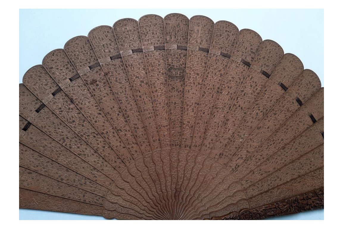 Chinese sandalwood, 19th century fan