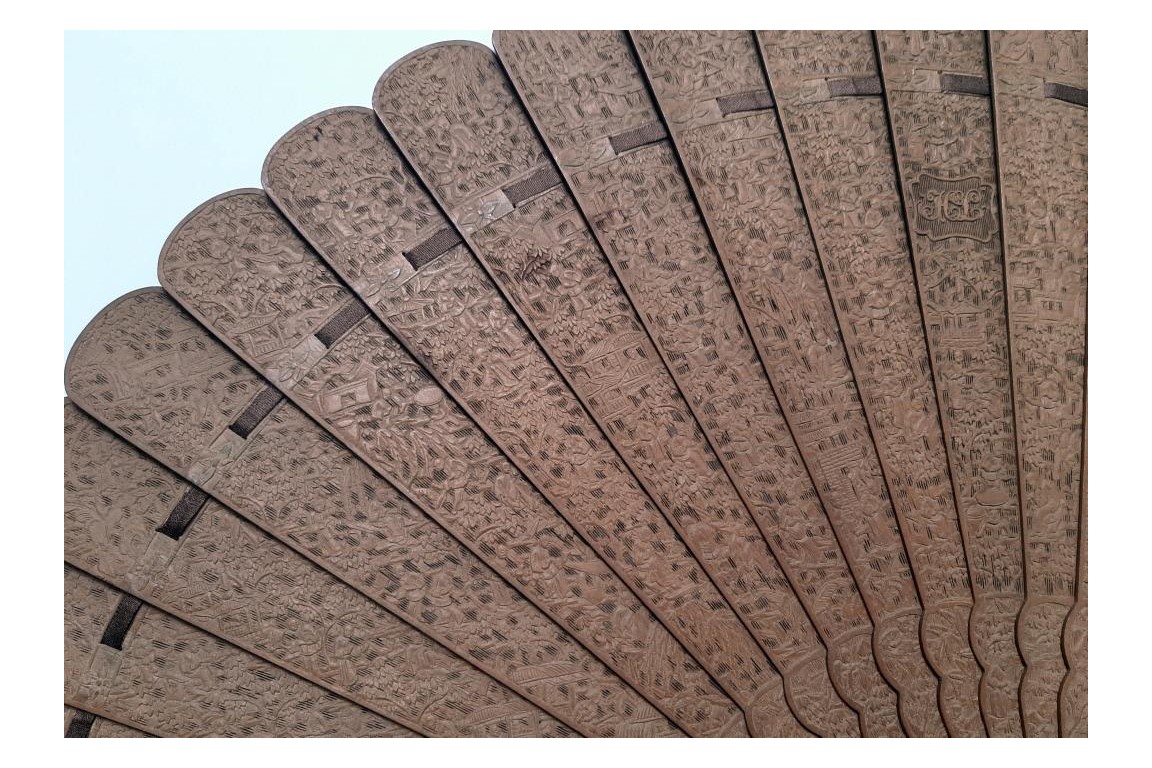 Chinese sandalwood, 19th century fan