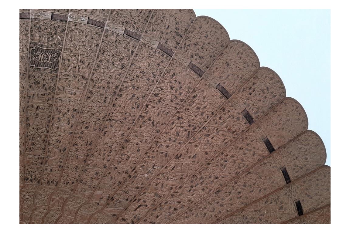 Chinese sandalwood, 19th century fan