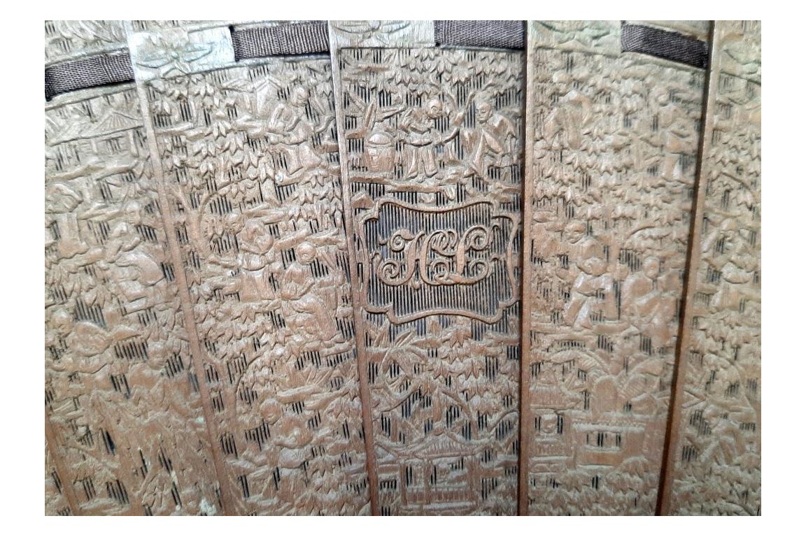 Santal de Chine, éventail XIXème siècle