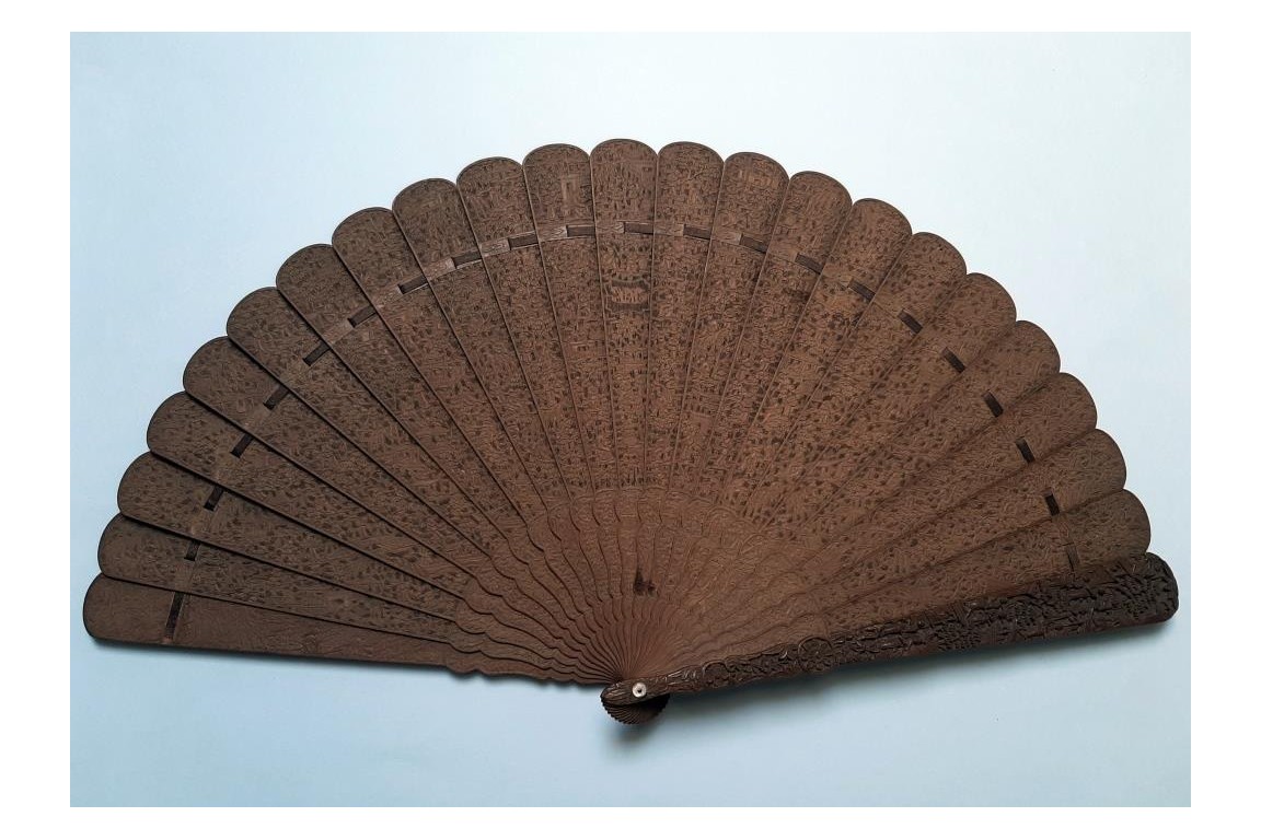 Chinese sandalwood, 19th century fan