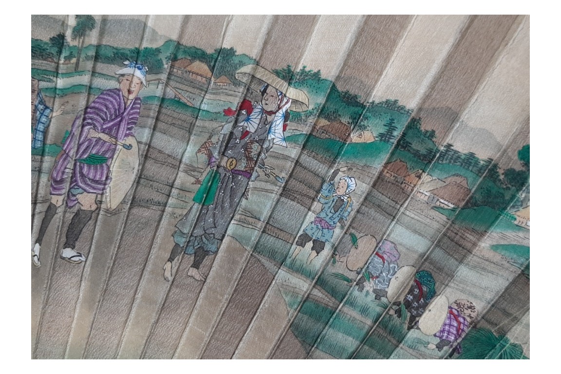 Boire le thé dans les rizières, éventail Japon vers 1870-80