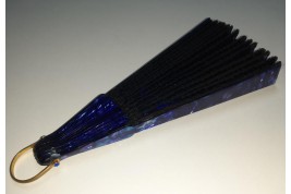 Magie bleue, éventail vers 1900