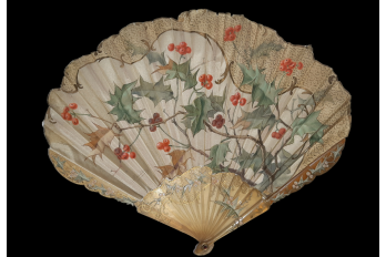 Holly, Christmas light. Fan by Daudet and Duvelleroy, circa 1900- 1910