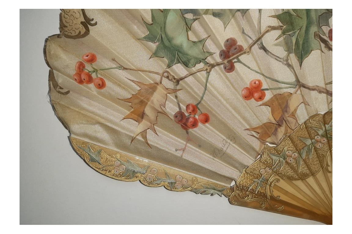 Holly, Christmas light. Fan by Daudet and Duvelleroy, circa 1900- 1910