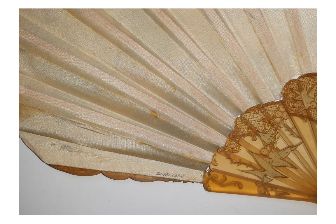 Holly, Christmas light. Fan by Daudet and Duvelleroy, circa 1900- 1910