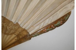 Holly, Christmas light. Fan by Daudet and Duvelleroy, circa 1900- 1910