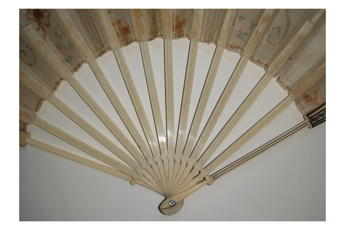 Slide fan, circa 1780