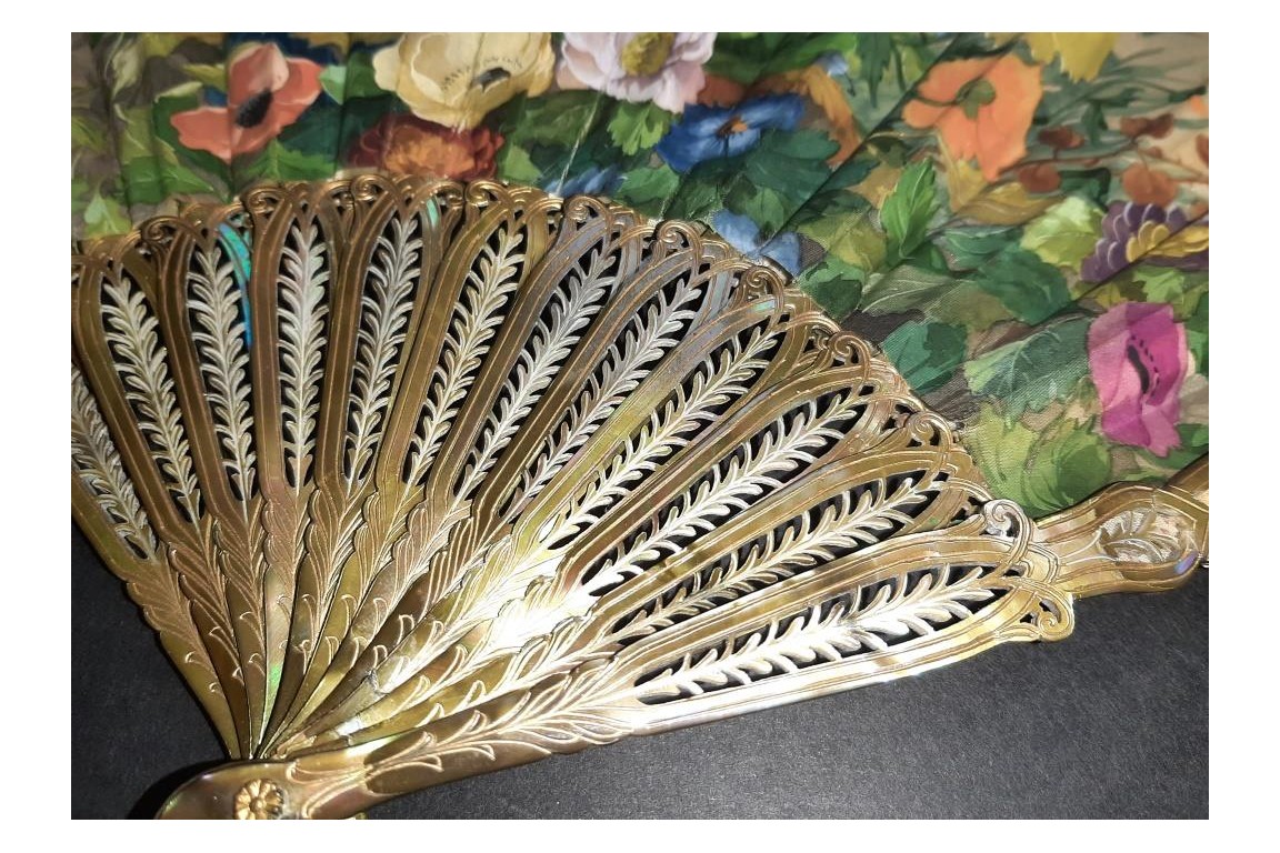 Blin's flowering trellis, fan by Blin and Duvelleroy circa 1905-1910