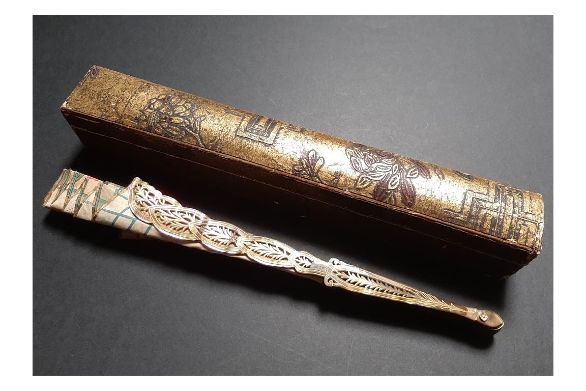 Blin's flowering trellis, fan by Blin and Duvelleroy circa 1905-1910