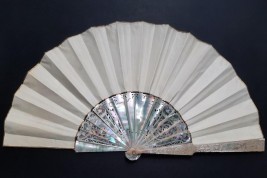 Junon ordonne à Éole de déchainer les vents, éventail de Lassimonne et Jules Vaillant, vers 1860