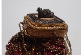 The sheep. Vinaigrette and calendar purse, period Louis Philippe