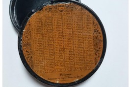 The year 1835, calendar snuffbox