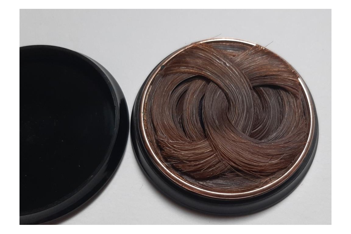 Cherished Souvenir, hair pendant 1835