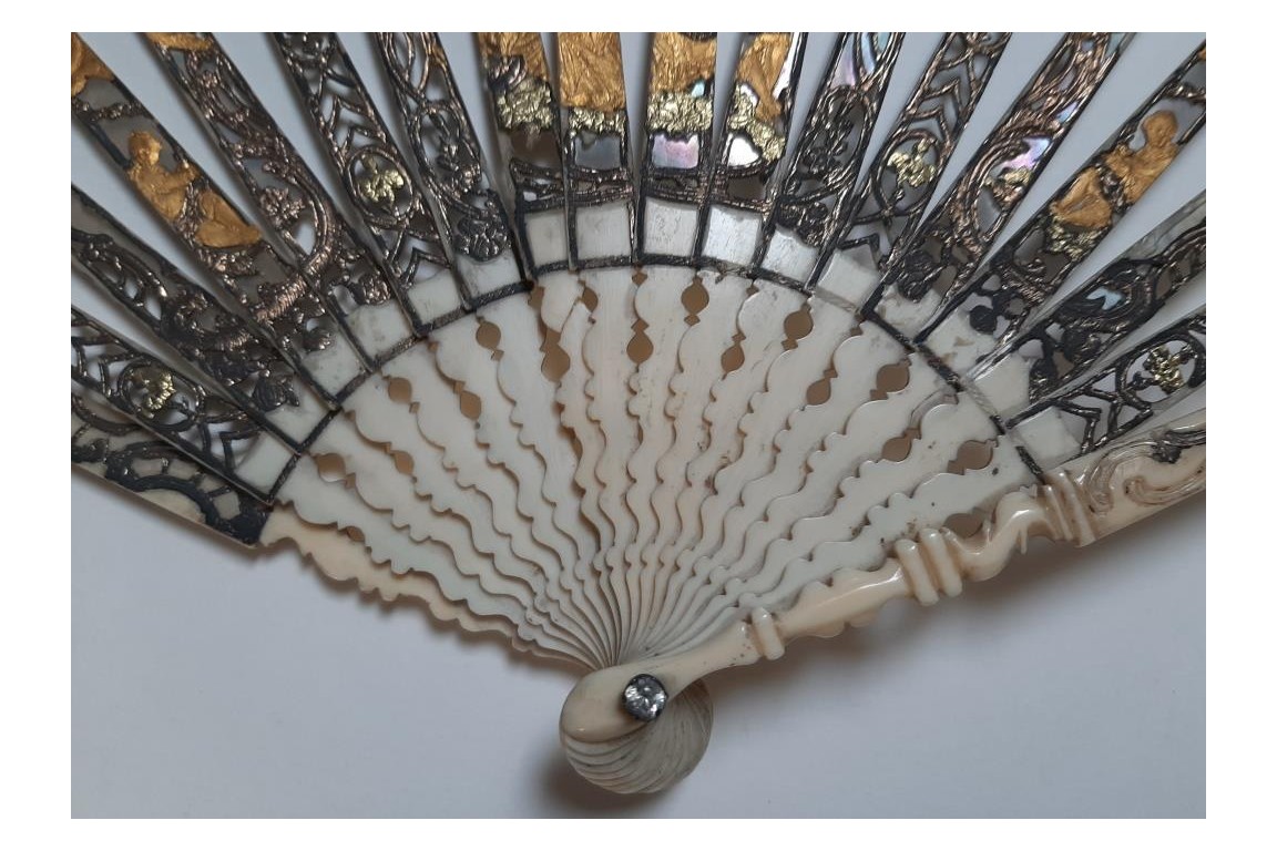 Gallant entertainment,  fan circa 1770