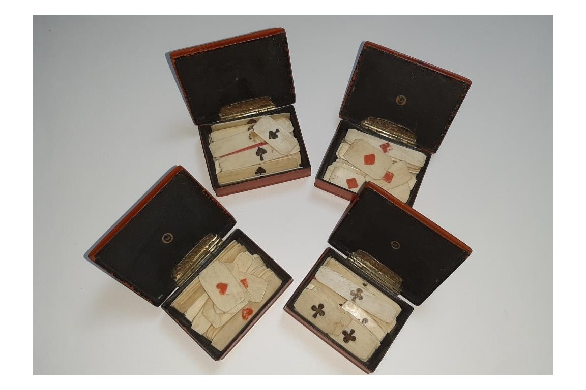 Boites à jetons pour jeu de quadrille, milieu XVIIIème siècle