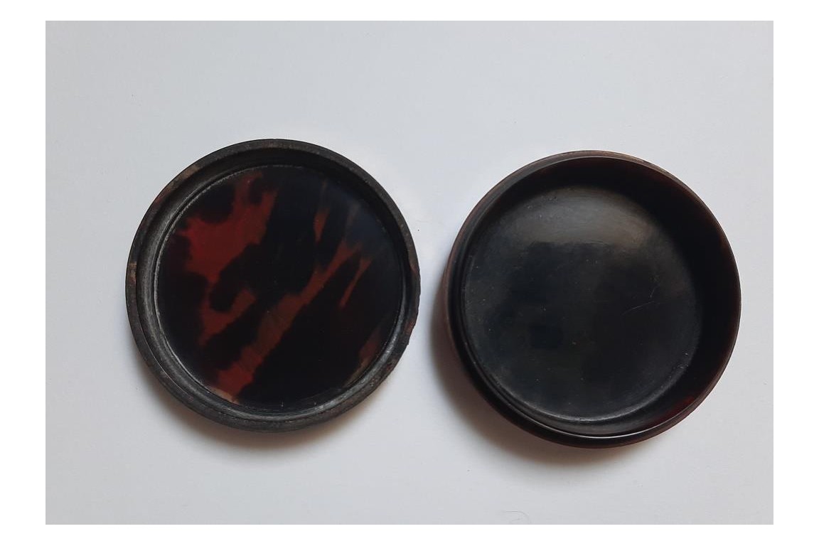 Le mythe de Prométhée ou la Victoire de l'Humanisme, tabatière fin XVIIIème