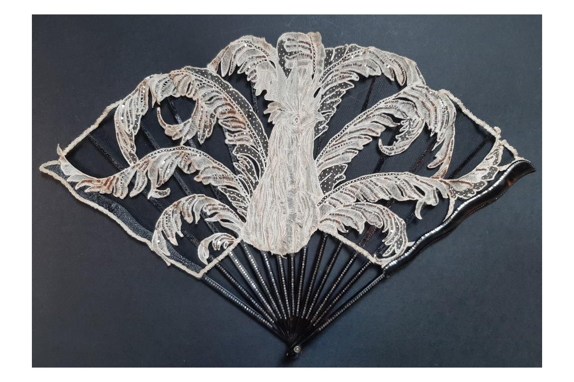 Roosters by Thomasse and Duvelleroy,  fans circa 1910