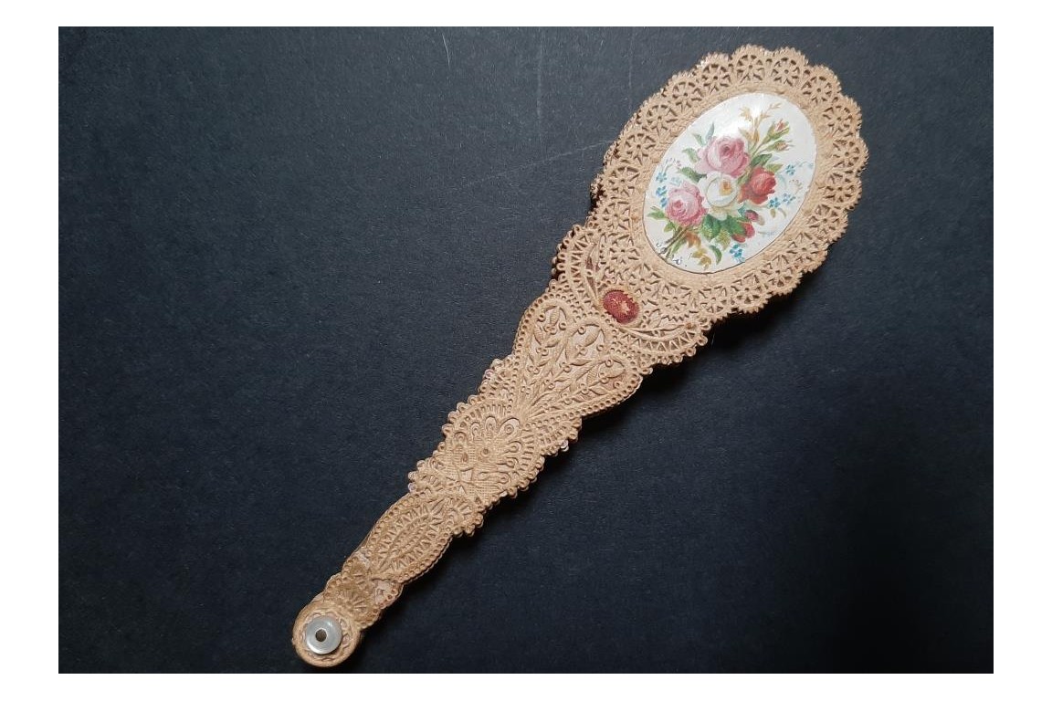 Prières fleuries, éventail en canivet vers 1900