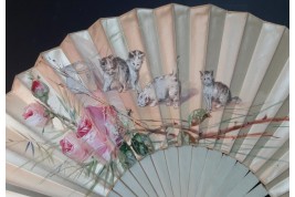 Les quatre chatons, éventail fin XIXème siècle