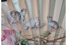 Les quatre chatons, éventail fin XIXème siècle