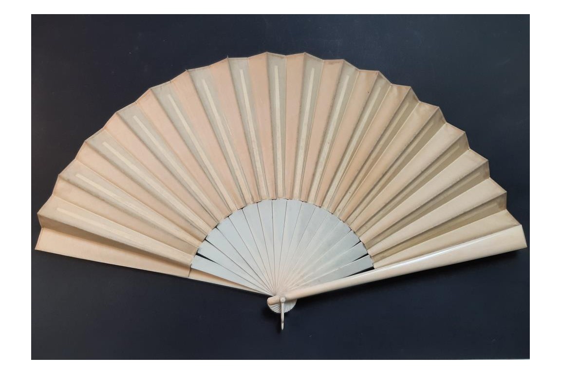 The four kitten, late 19th century fan