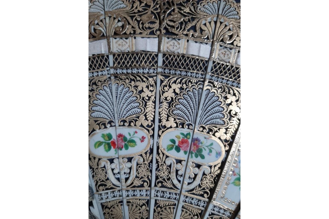 Le nid, éventail vers 1840