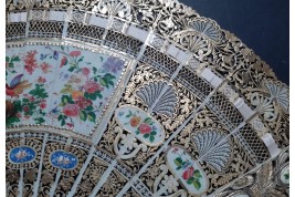 Le nid, éventail vers 1840