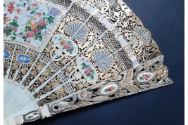 Le nid, éventail vers 1840