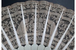 Paons et muguets, éventail fin XIXème siècle