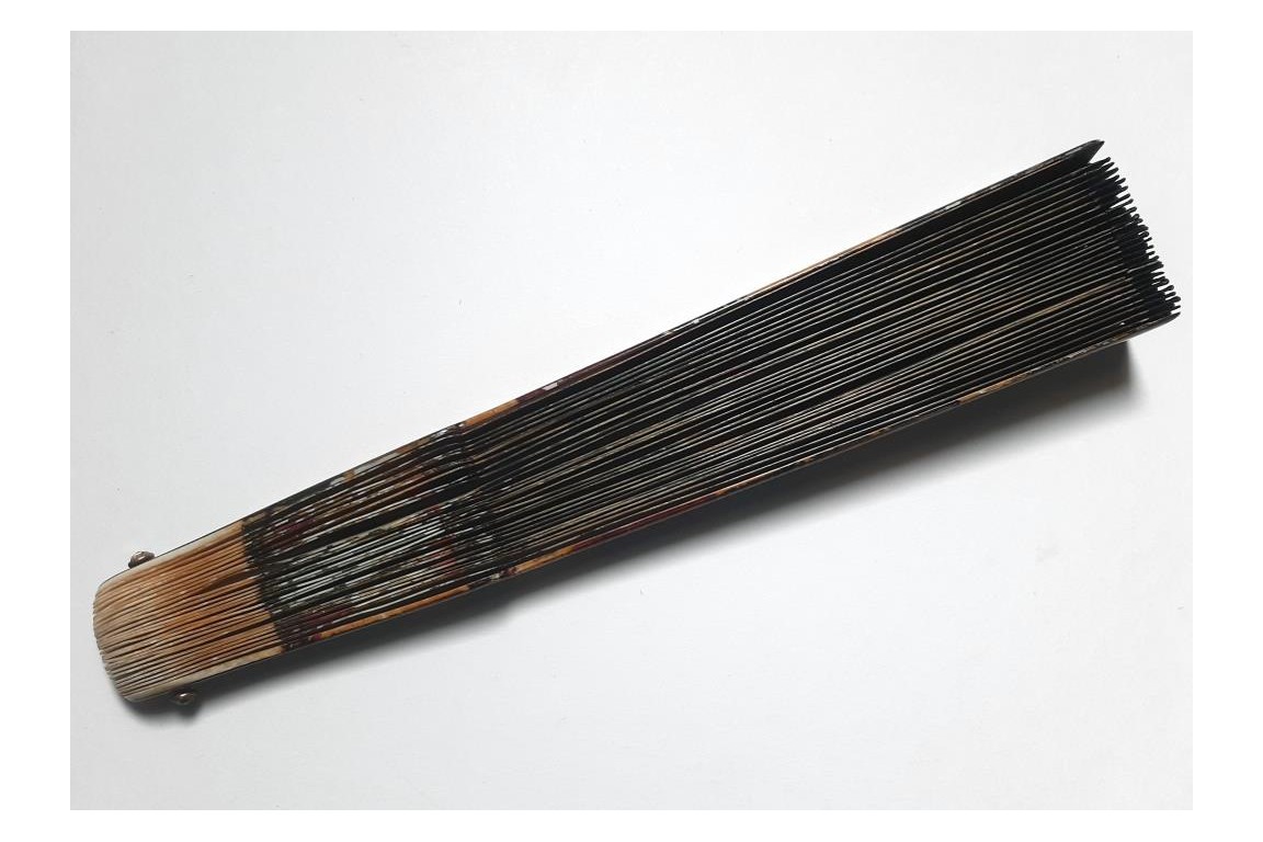 The harbour, 19th century fan