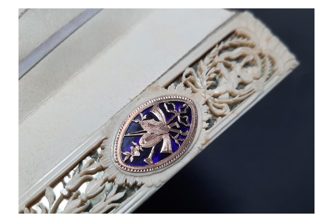 The gardening harvest. Fan circa 1790