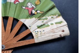Les poussins au football, éventail d'enfant vers 1900-1930