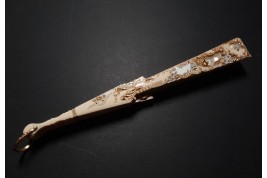 Connivence sororal, fan circa 1900