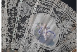 Cupidon amoureux, éventail fin XIXème siècle
