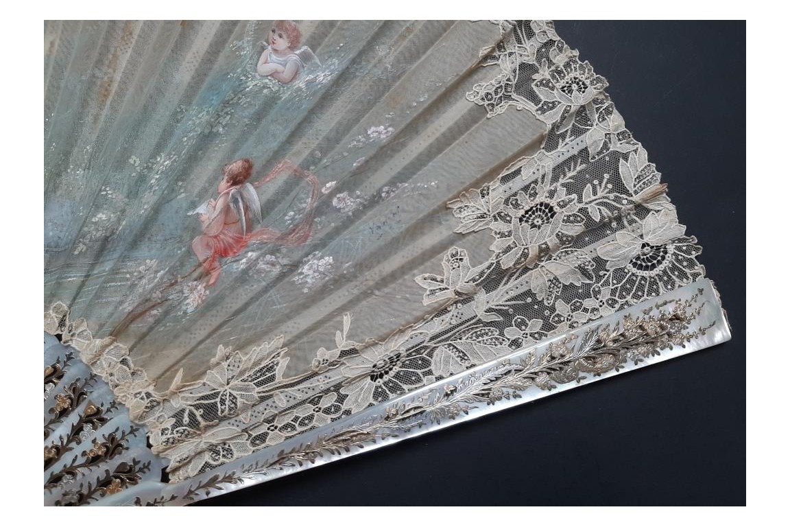 Cherubim contemplating Beauty, fan by Vanoni for Kees circa 1880-1900