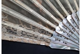 Cherubim contemplating Beauty, fan by Vanoni for Kees circa 1880-1900