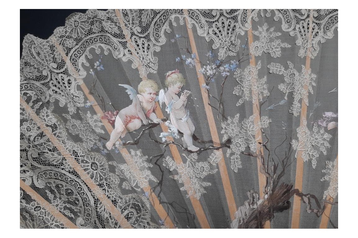 He loves me, he loves me not... Fan circa 1890