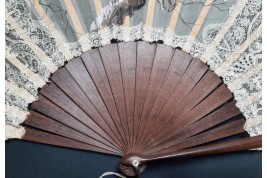 He loves me, he loves me not... Fan circa 1890