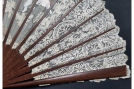 He loves me, he loves me not... Fan circa 1890