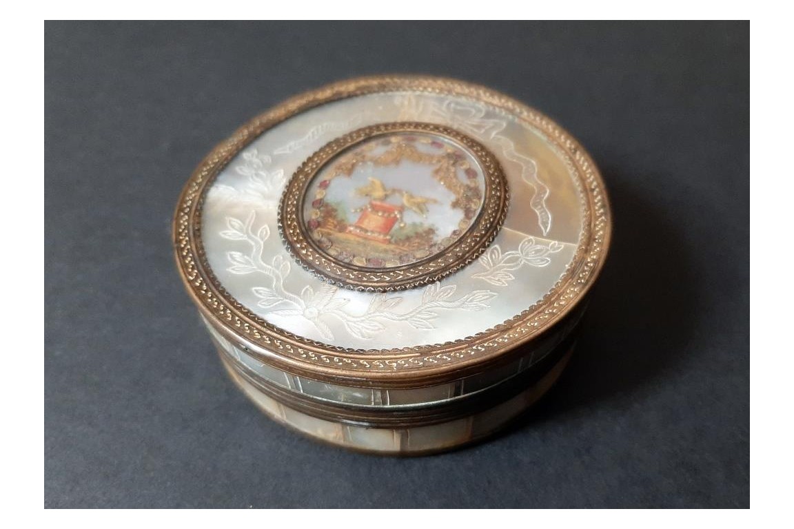 Turtledoves, snuffbox late 18th century